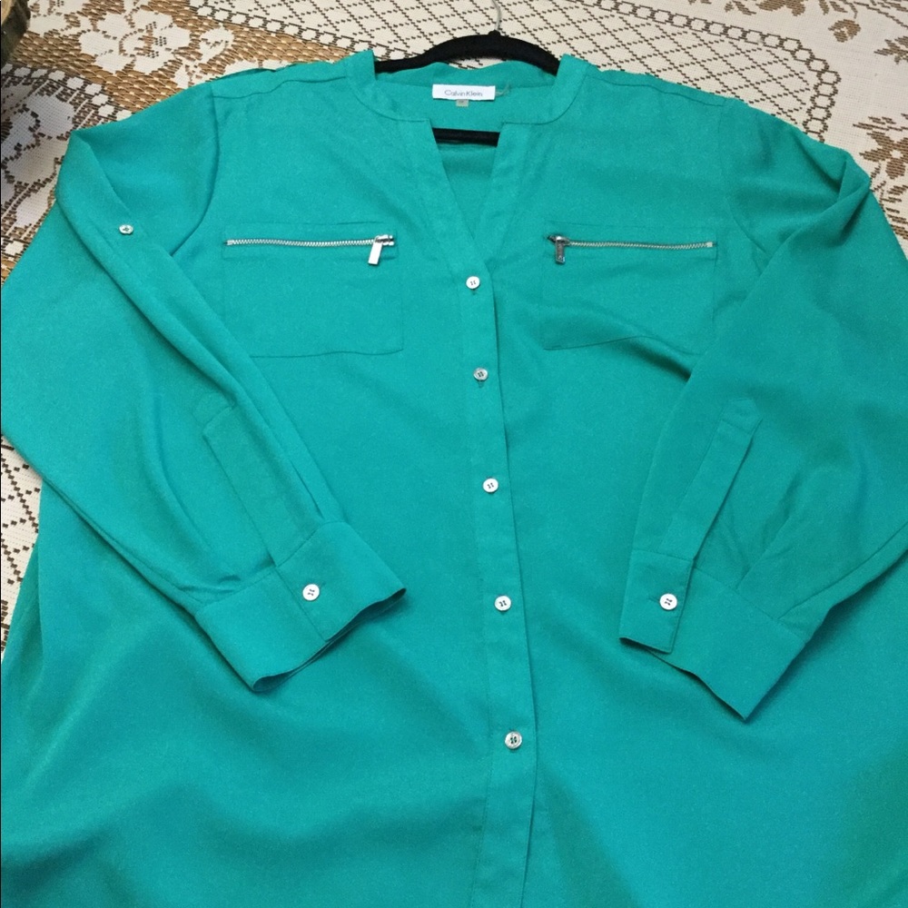 Calvin Klein green top